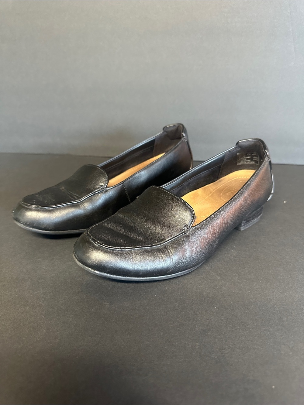 Clarks black womens slip on shoes size 7